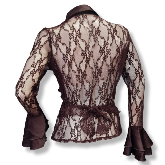 elegante Spitzenbluse in der Farbe Noisette mit Hemdkragen und Statementärmel