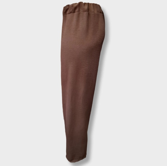 Braune Hose in Palazzo Schnitt mit Gummizugbund und weiten Bein in der Farbe Schoko