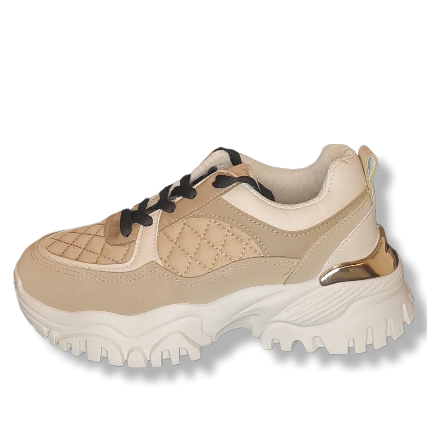 Diese eleganten Sneaker in Beige Sandfarbig verleihen jedem Outfit einen sportlichen und dennoch eleganten Touch. Das abgesteppte Synthetik-Obermaterial sorgt für ein modernes Aussehen und die EVA-Zwischensohle bietet den ganzen Tag über Komfort. Mit der Gummisohle und dem Schnürschuh sind diese Sneaker perfekt für einen aktiven Lebensstil. Die Komfort Form Einlegesohle rundet das Gesamtbild ab. Absatz mittel, 3cm hoch.