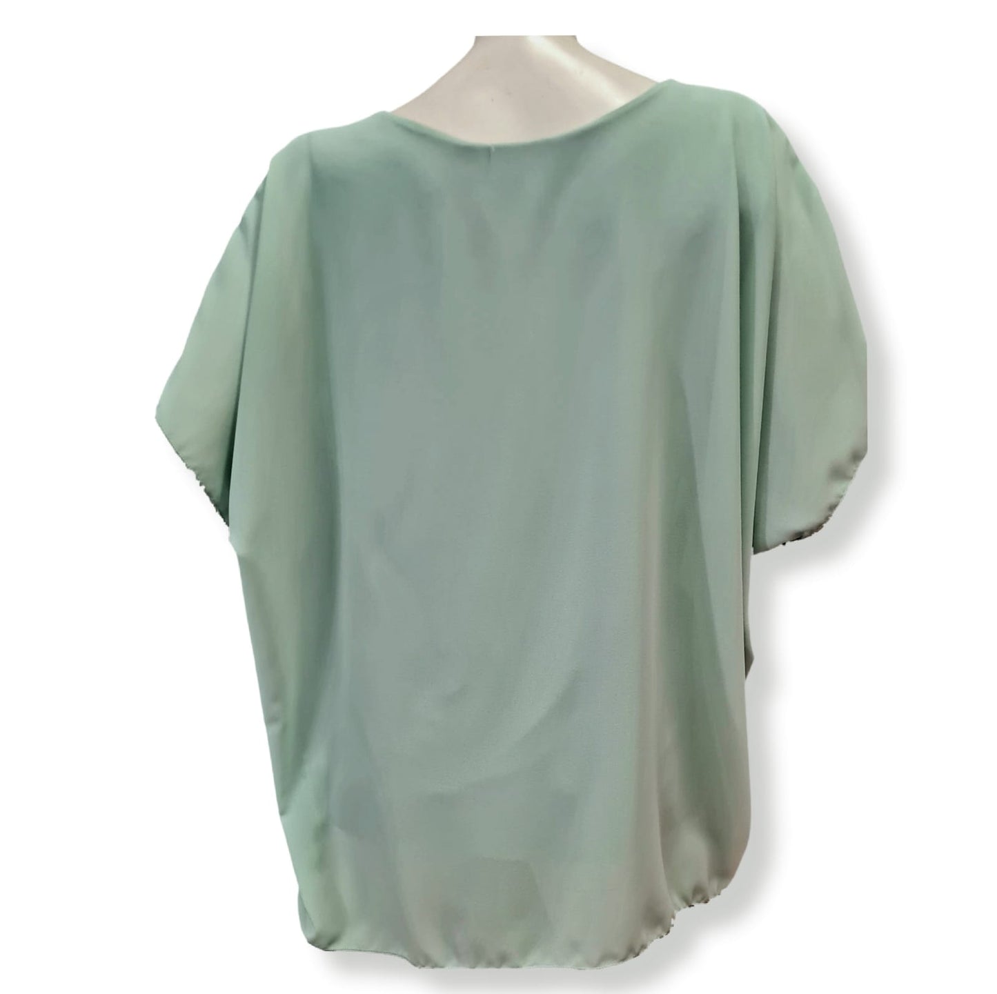 Erleben Sie den ultimativen Tragekomfort mit dem Shirt Sole! Der 2-lagige Stoff in Mint ist aus 50% Polyester, 45% Viskose und 5% Elathan und sorgt für einen lockeren, weiten Schnitt. Genießen Sie dank der hochwertigen Materialien ein entspanntes und stylisches Tragegefühl! Rückenansicht.