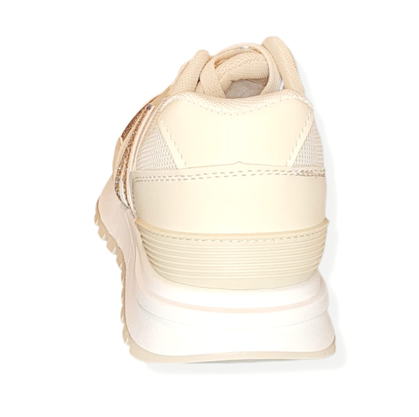 Dieser Sneaker in den Farben Cream Goldfarbig besticht nicht nur durch sein sportlich-modisches Design, sondern auch durch seine leichte Beschaffenheit und den bequemen EVA Zwischensohle. Das Form Fußbett sorgt für optimalen Tragekomfort und dank des 3cm Absatzes sind Sie immer im Trend. Perfekt für einen lässigen und bequemen Alltagslook. Ansicht von hinten Absatz.....