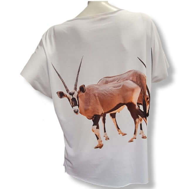 weisses T-Shirt mit Antilopen Aufdruck vorne und hinten gleich
