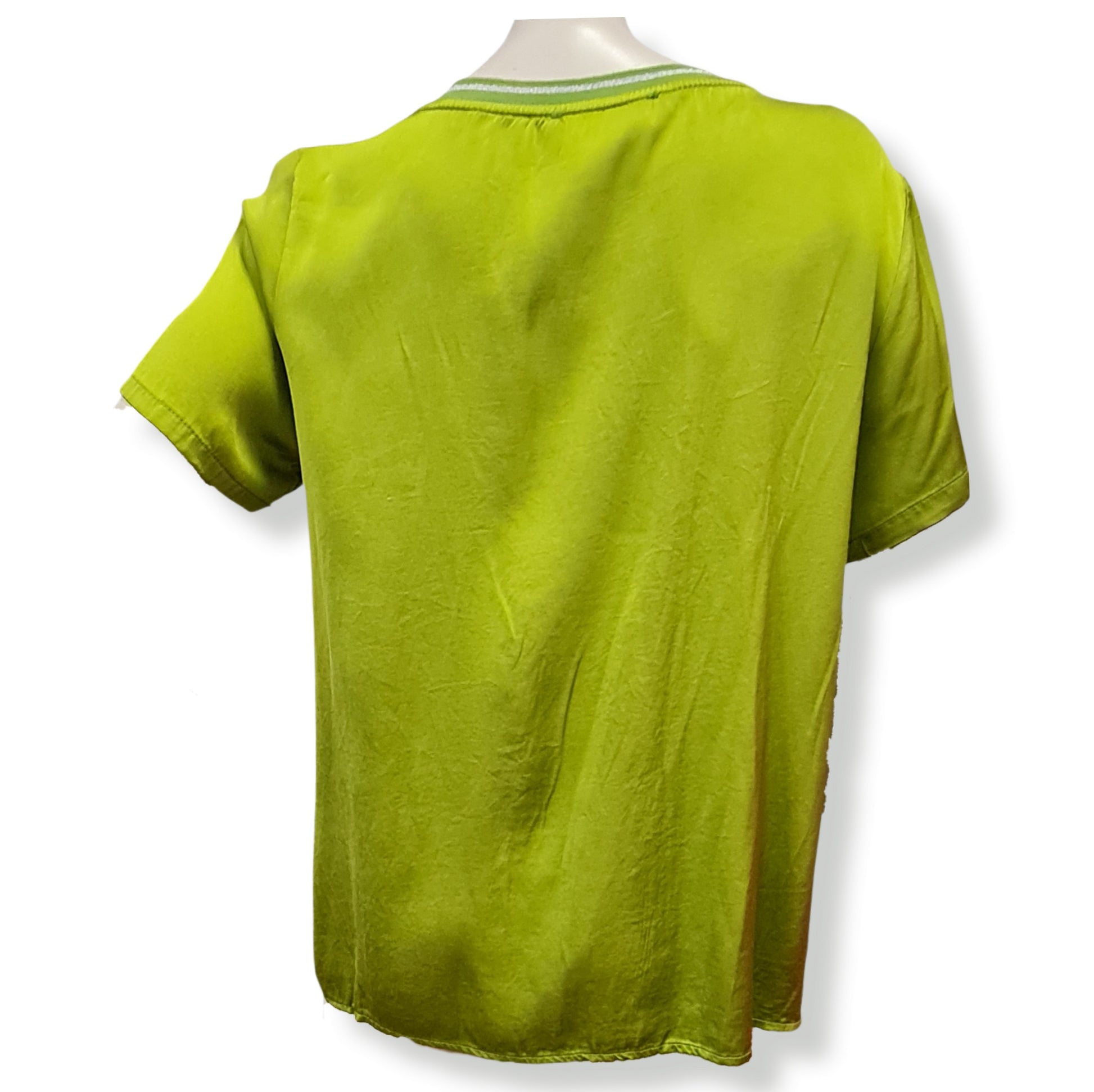 Seidiges T-Shirt in Grün mit Bündchen abschluss 